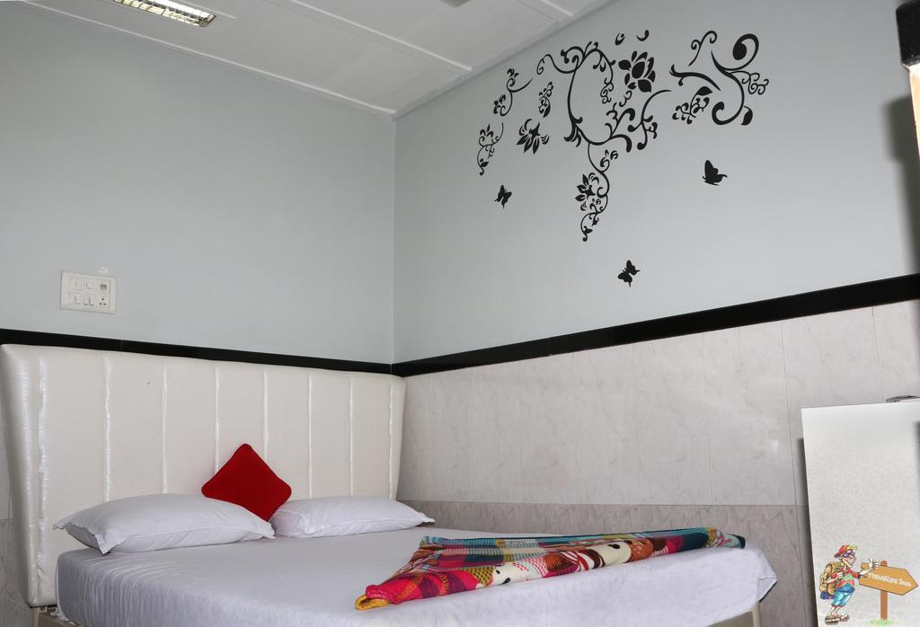 Traveller'S Inn Hotel - Fort Mumbai  Buitenkant foto