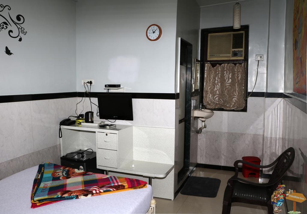 Traveller'S Inn Hotel - Fort Mumbai  Buitenkant foto