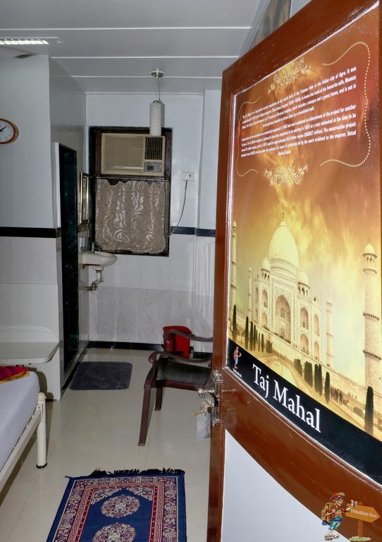 Traveller'S Inn Hotel - Fort Mumbai  Buitenkant foto